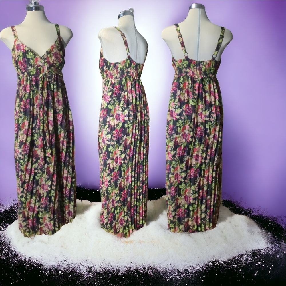 GUILTY Fancy Floral Plated Dress Size SP